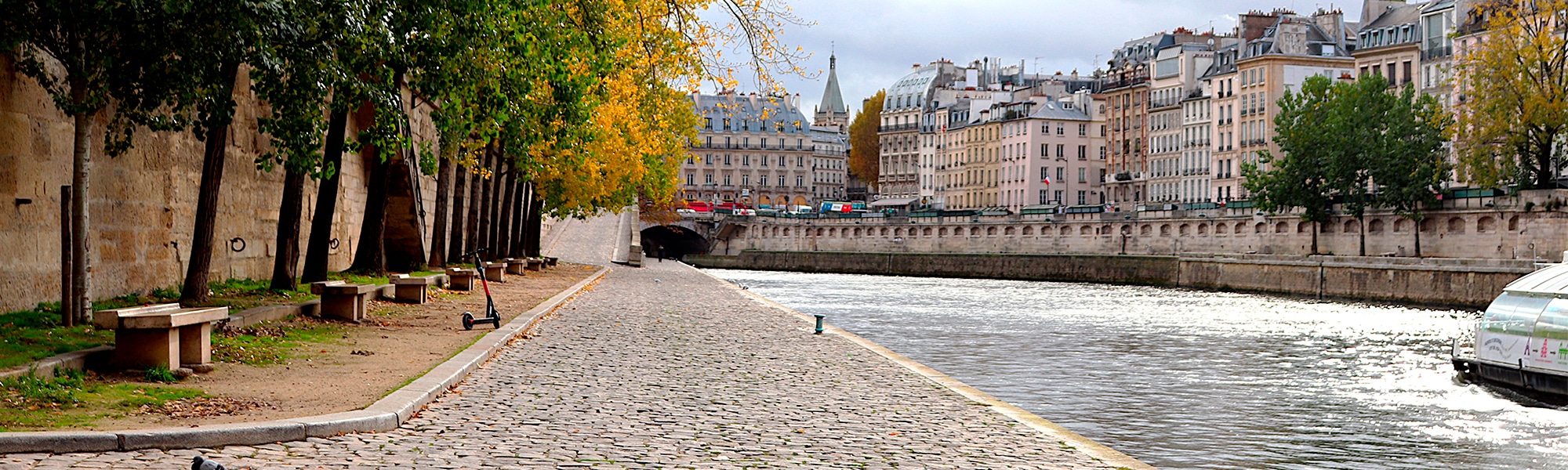 vue des quais de Seine à Paris